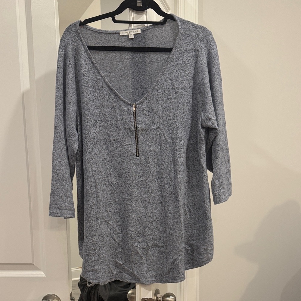Green Envelope Heather Gray V-Neck Tunic with Zipper